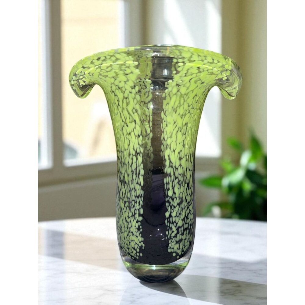 Lime Green Amethyst Purple Flared Edge Art Glass Murano Style Vase - Picture 3 of 10